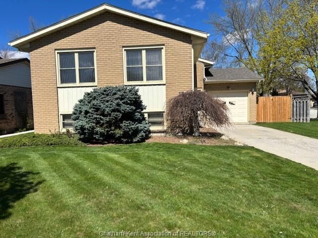 15 Monarch Drive — photo 1