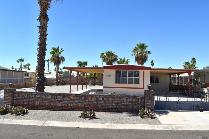 Property Photo: 13503 E 42 Dr AZ 85367