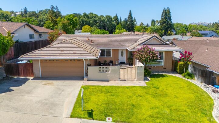 Property Photo: 451 Sandstone Drive CA 95688