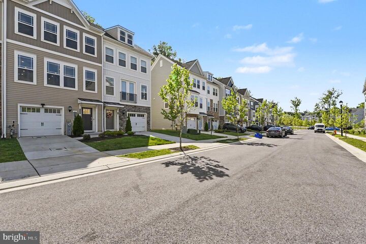 Property Photo: 238 Waterstone Rd MD 21221
