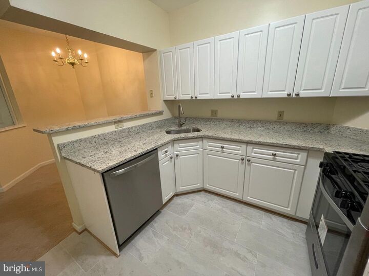 Property Photo: 2203 Westcourt Lane 202 VA 20170