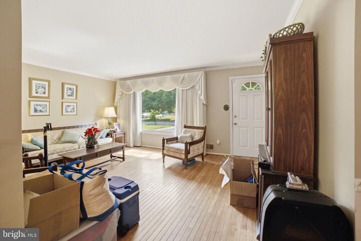 Property Photo: 907 Logwood Road MD 20743