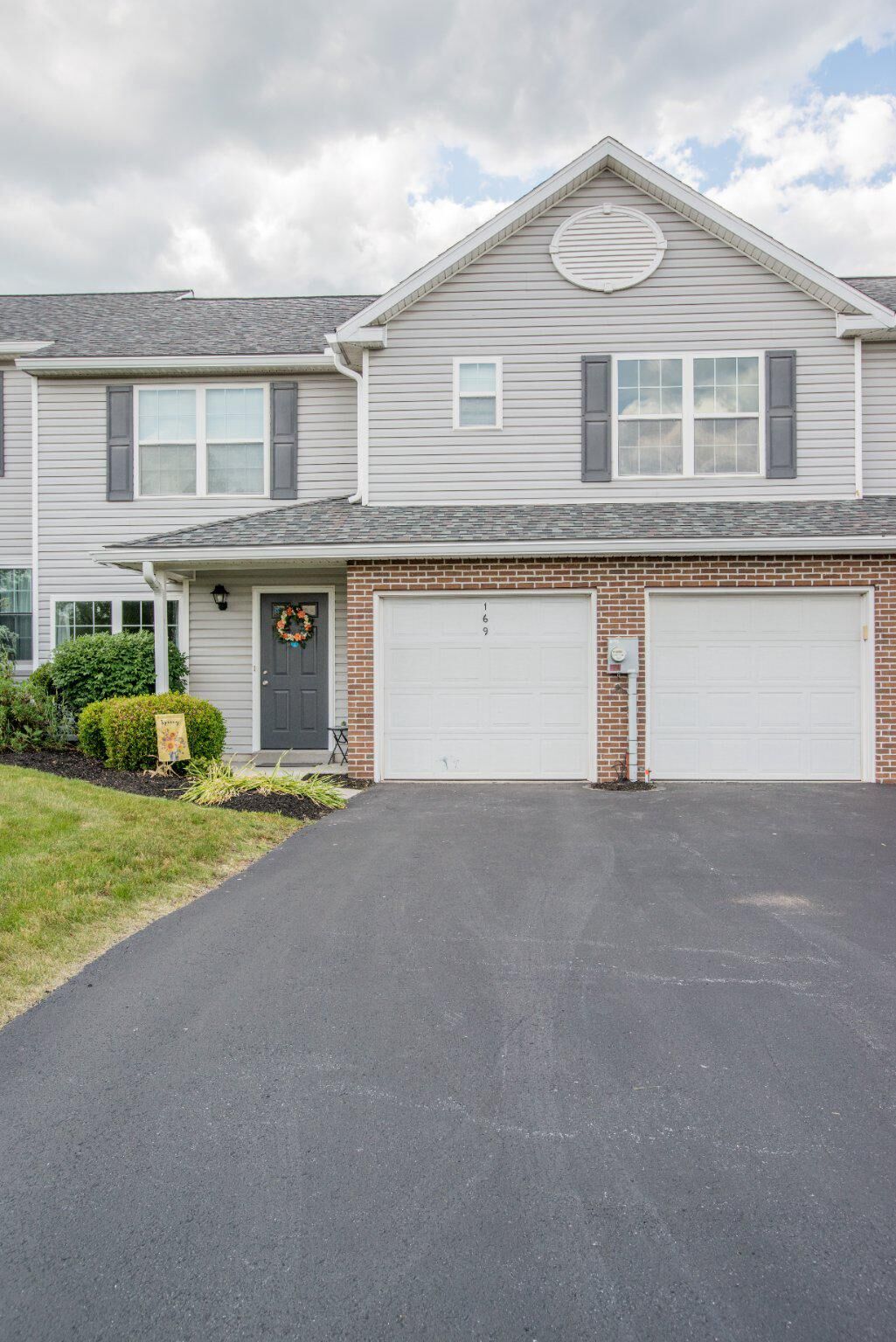 Property Photo:  169 Peregrine Lane  PA 17036 