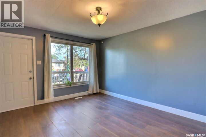 Property Photo: 669 18th Street W SK S6V 4A7