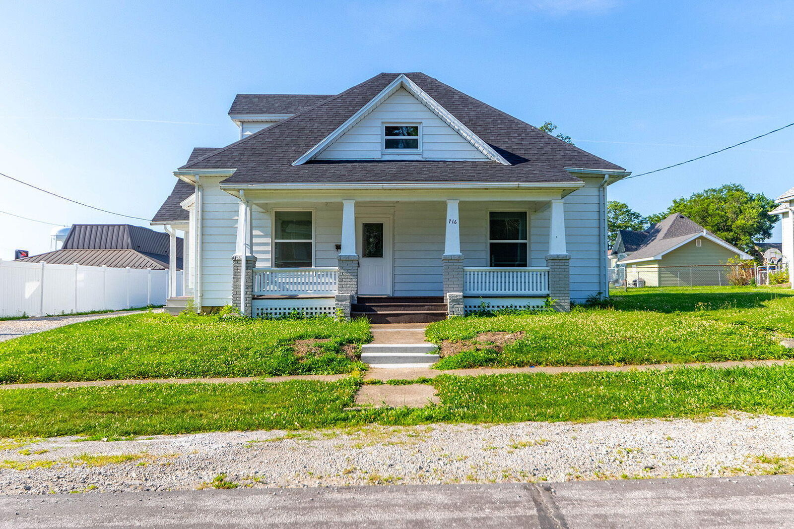 Property Photo:  716 W Love St  MO 65265 