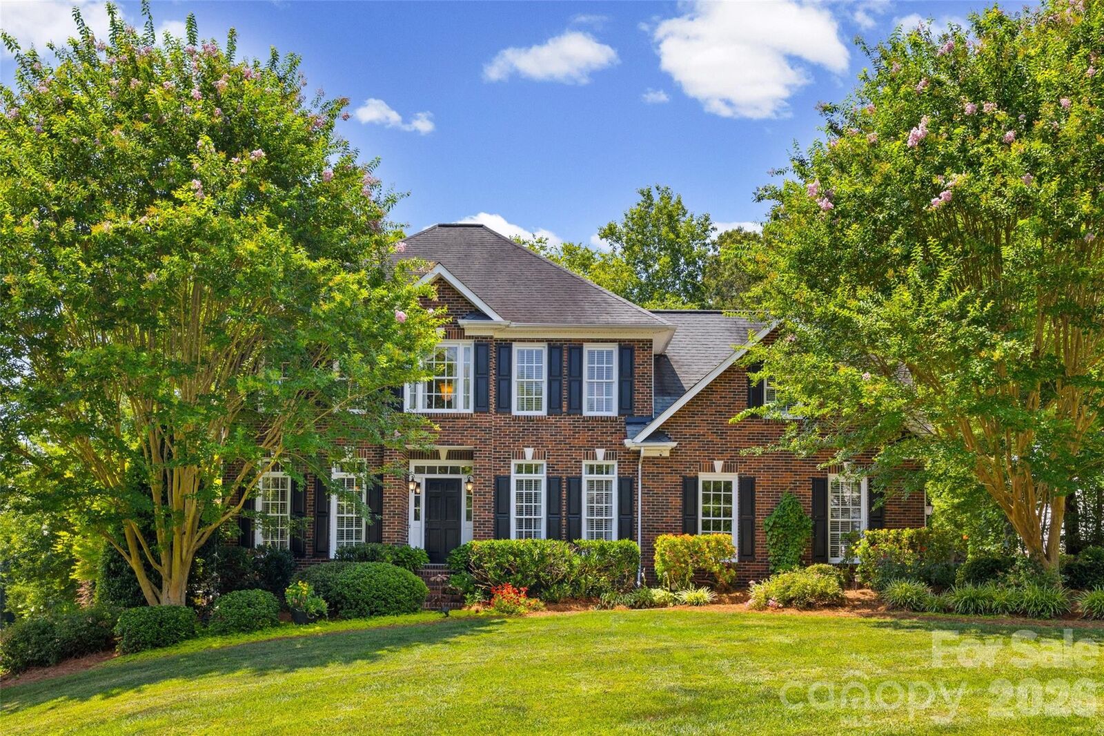 Property Photo: 5301 Ravenglass Court NC 28173