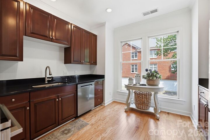 Property Photo:  4703 S Hill View Drive  NC 28210 