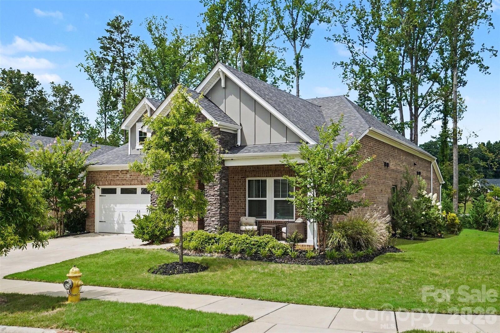 Property Photo: 4004 Leyland Court NC 28227