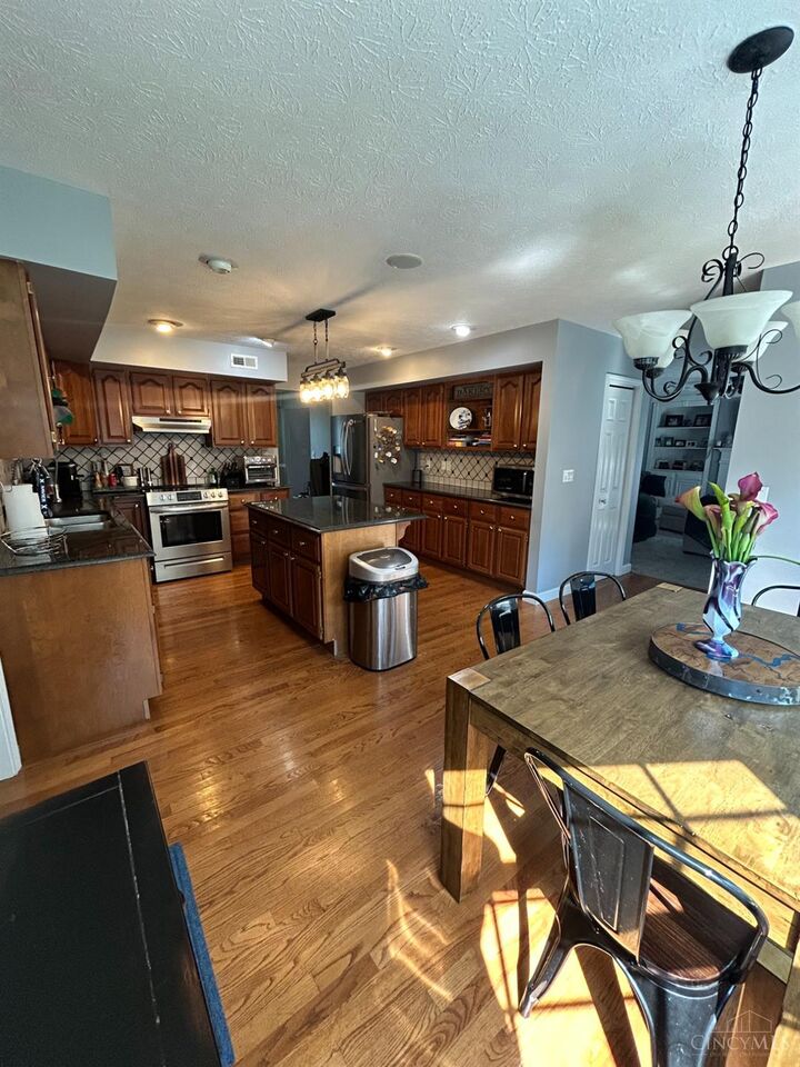 Property Photo:  1304 Northwoods Drive  OH 45133 