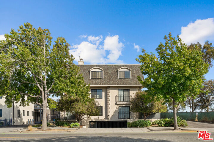 Property Photo:  1020 Ocean Park Blvd  CA 90405 
