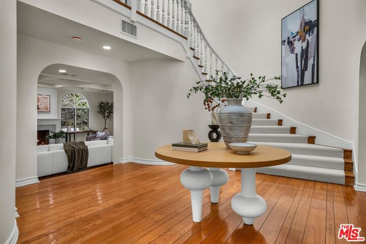 Property Photo: 3225 Iredell Ln CA 91604