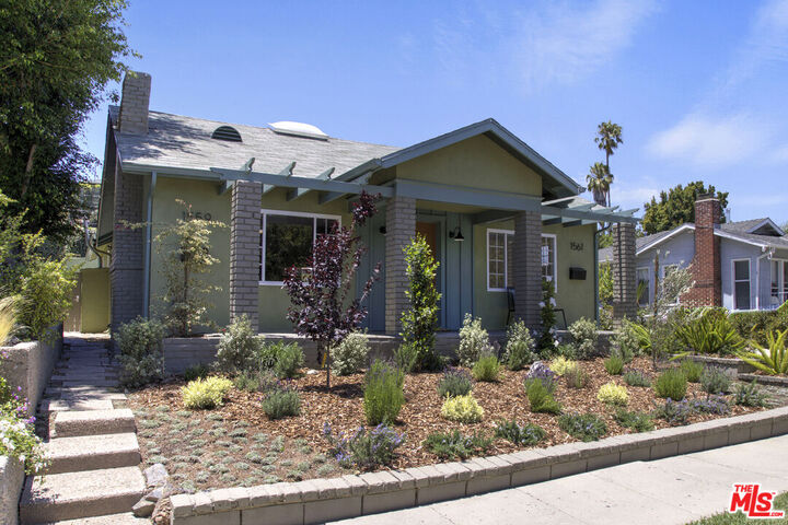 Property Photo:  1561 Carmona Ave  CA 90019 