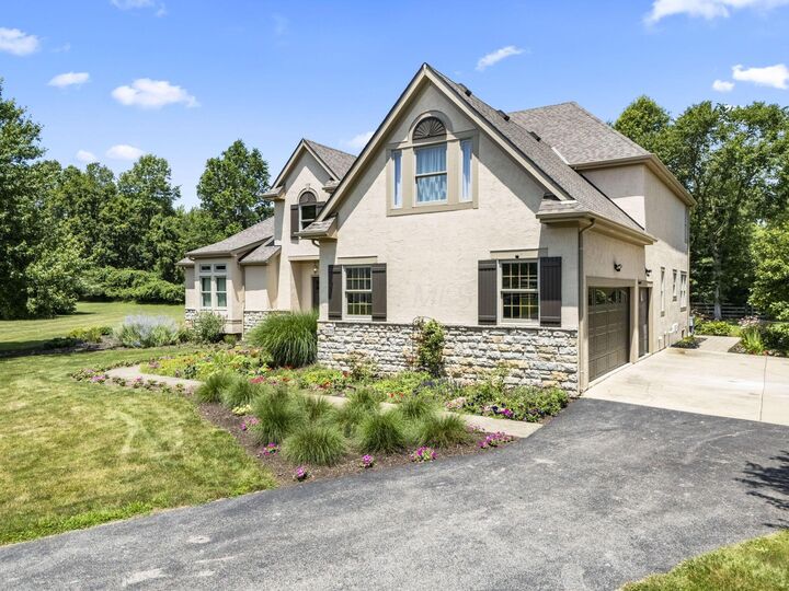 Property Photo: 2679 Red Robin Way OH 43015