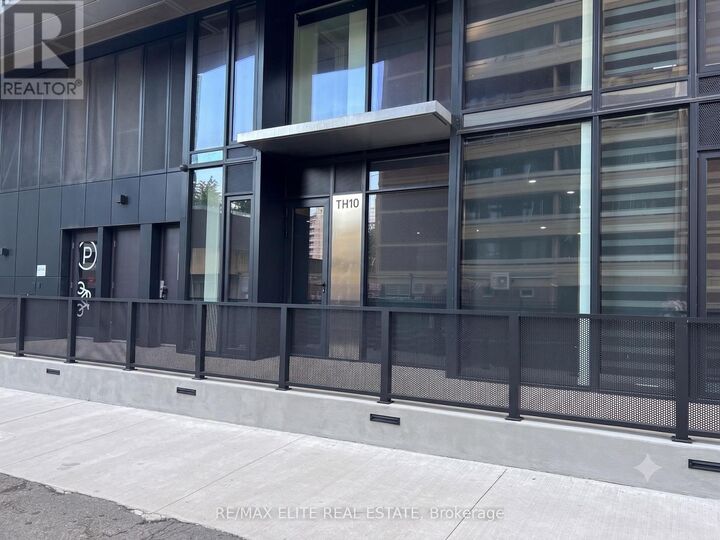 Property Photo:  55 Charles Street East Th10  ON M4Y 0J1 
