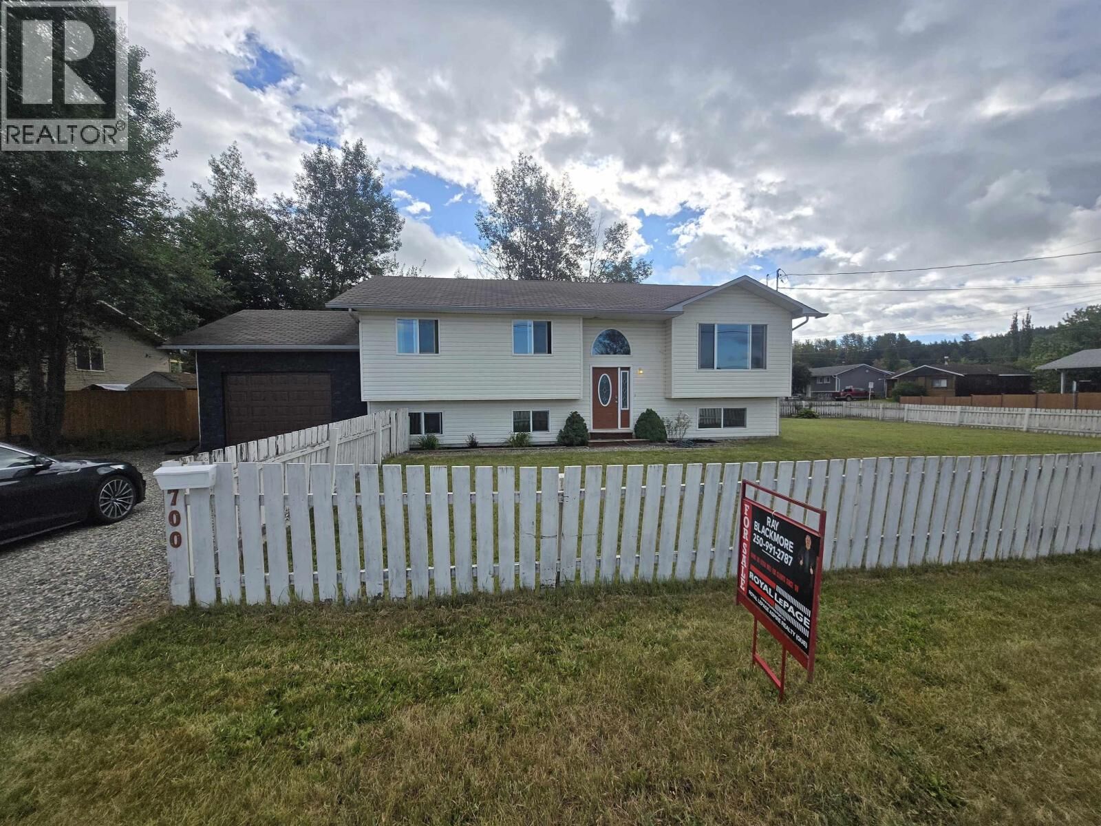 Property Photo: 700 Nadeau Street BC V2J 4P6