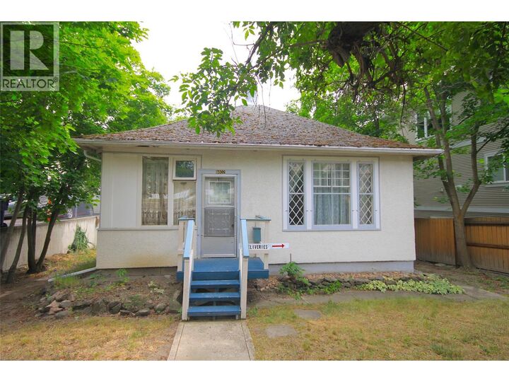 3802 32 Avenue — photo 1