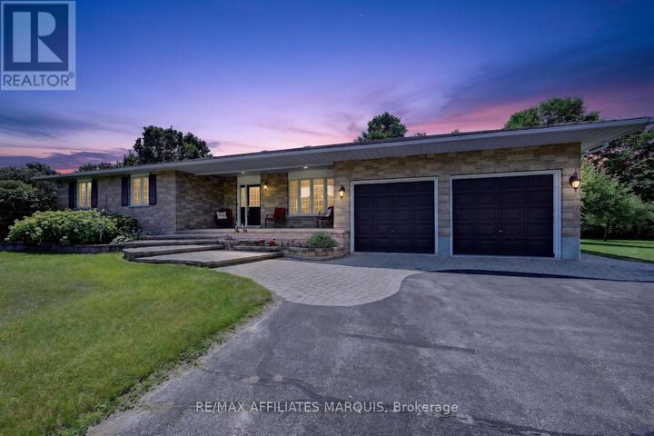 4 Davis Lane — photo 1