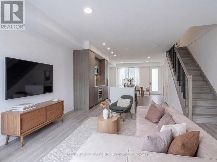 Property Photo: 251 Masonry Way 102 ON L5H 0B3