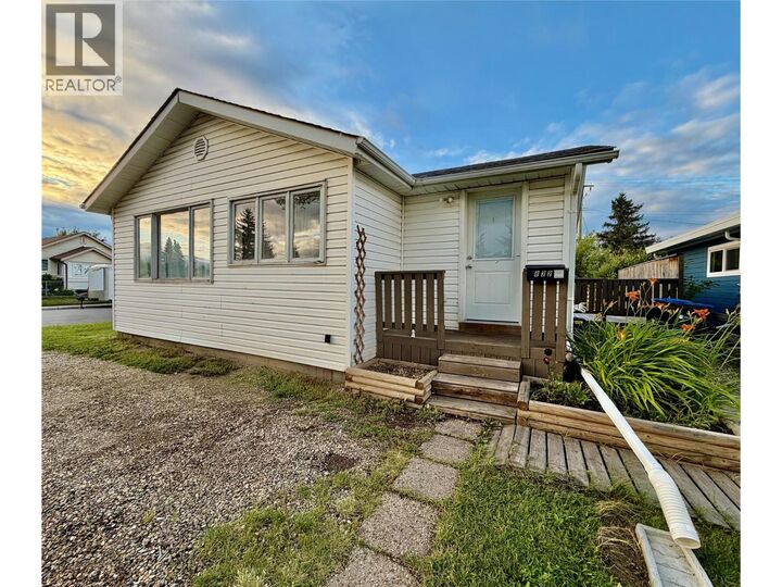 832 106 Avenue — photo 1