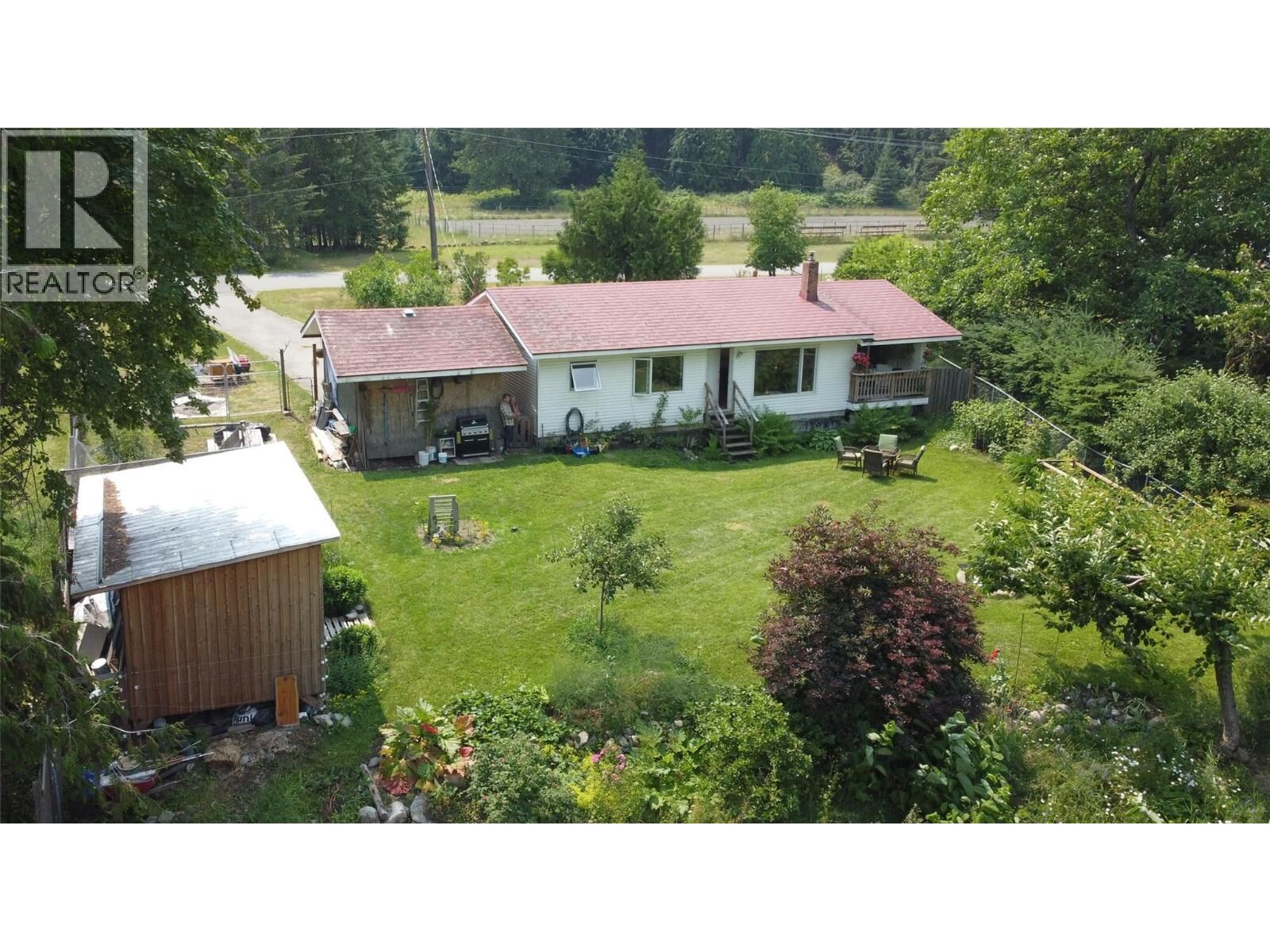 Property Photo:  550 Arena Avenue  BC V0G 1M0 