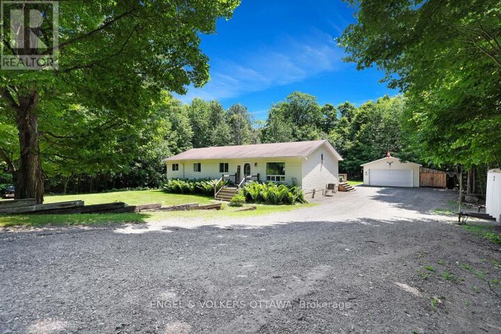 Property Photo: 285 Drummond 11 Corners ON K7C 0C5
