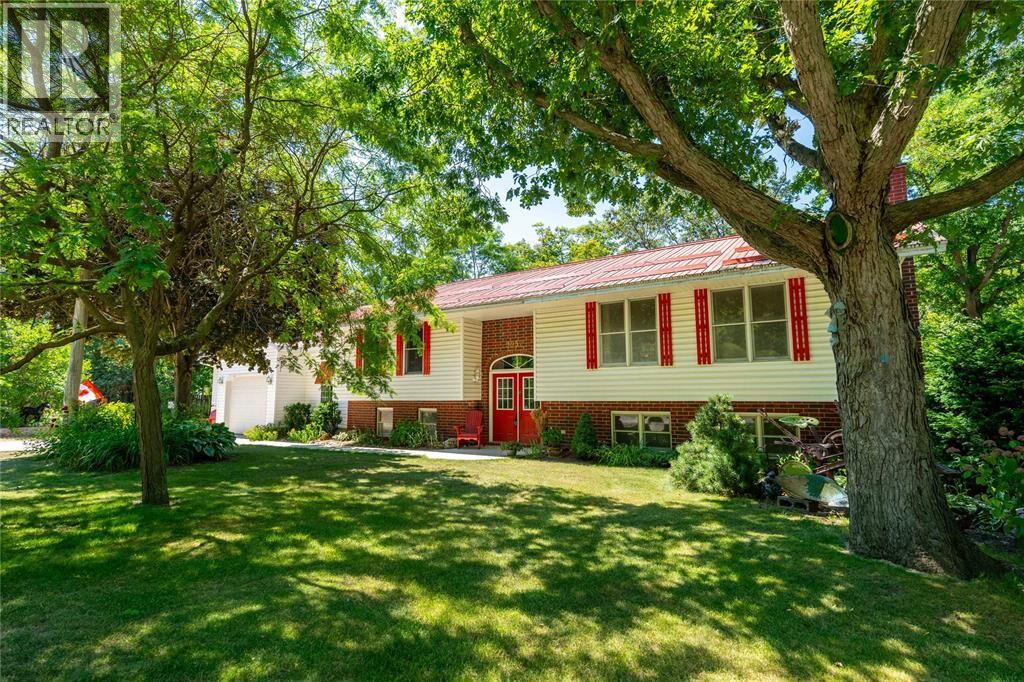 Property Photo:  9952 Powell Road  ON N0N 2L0 