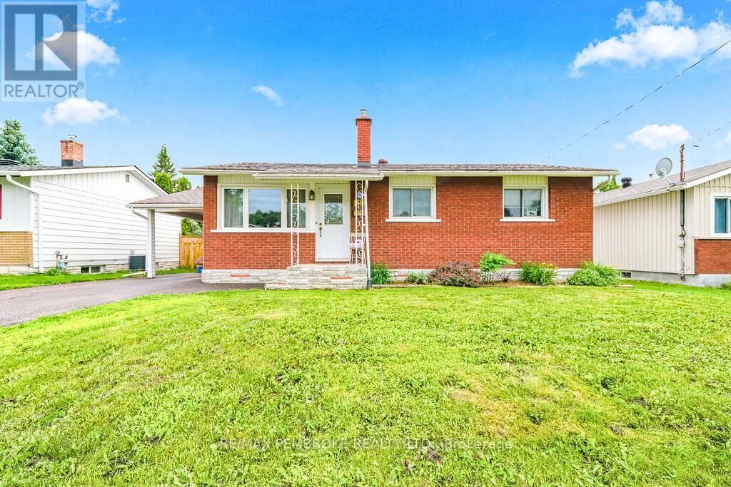 Property Photo: 136 Ellis Avenue ON K8A 2H9