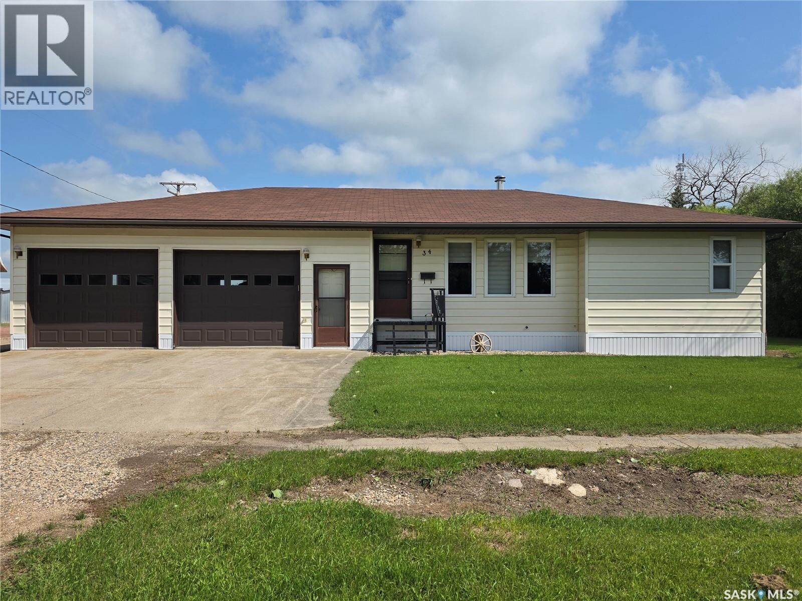 Property Photo:  34 Stanley Street  SK S0G 0X0 