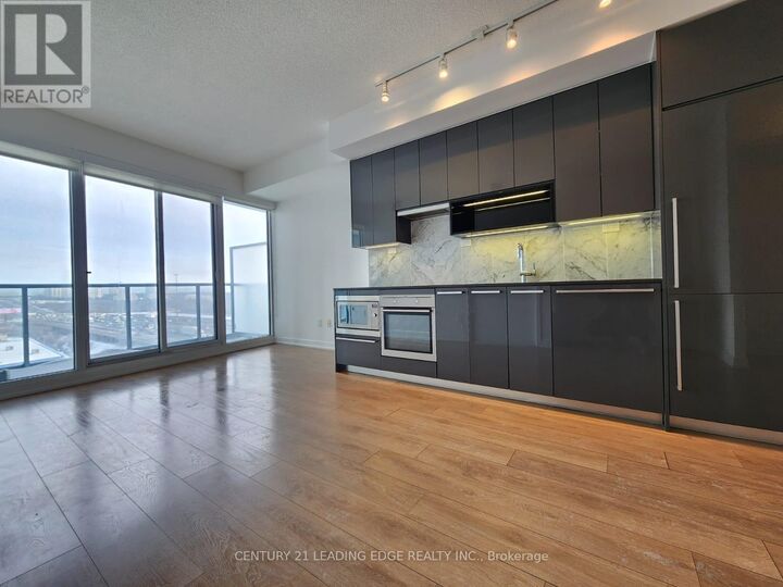 Property Photo:  115 McMahon Drive 709  ON M2K 0E3 