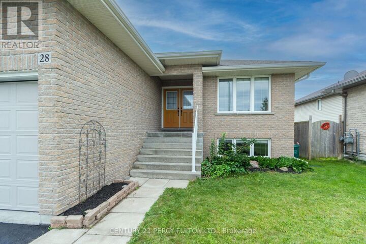 Property Photo:  28 Freedom Crescent  ON K8V 0C1 