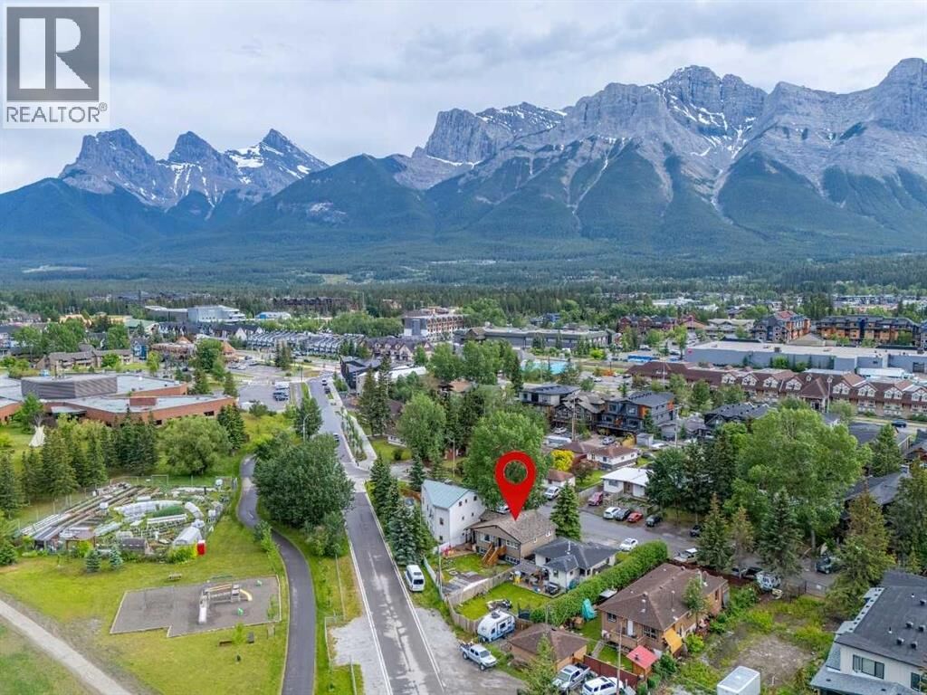 Property Photo:  1306 1st Avenue  AB T1W 1M4 