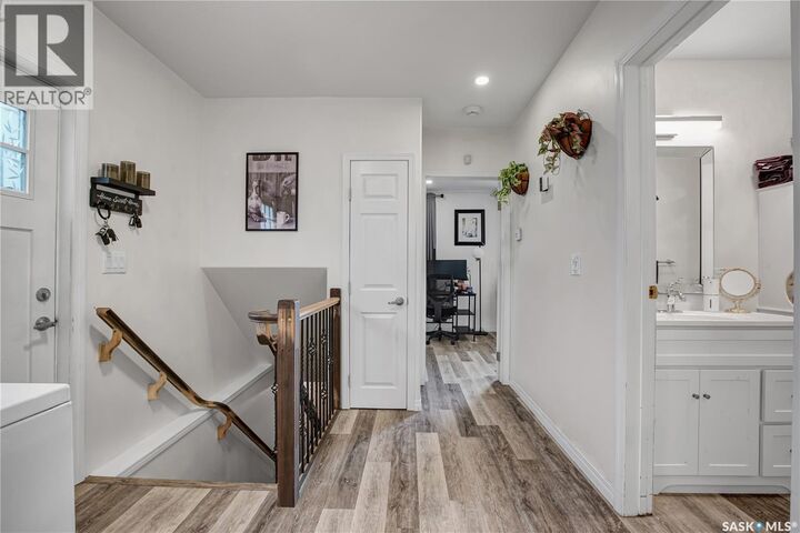Property Photo:  2524 Kelvin Avenue  SK S7J 0T7 