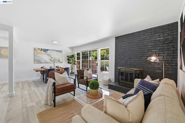 Property Photo: 31070 Meadowbrook Ave CA 94544