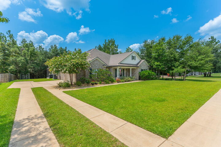 Property Photo:  1522 Mill Creek Drive  FL 32531 