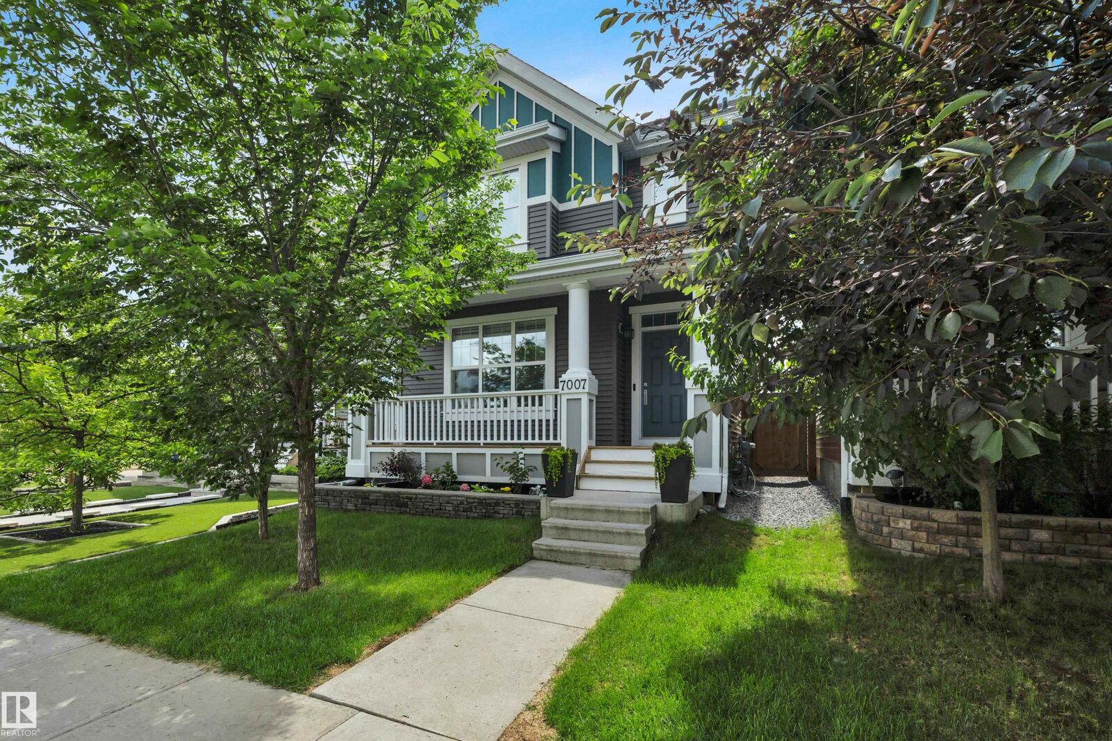Property Photo:  7007 Summerside Grande Boulevard SW  AB T6X 2E7 