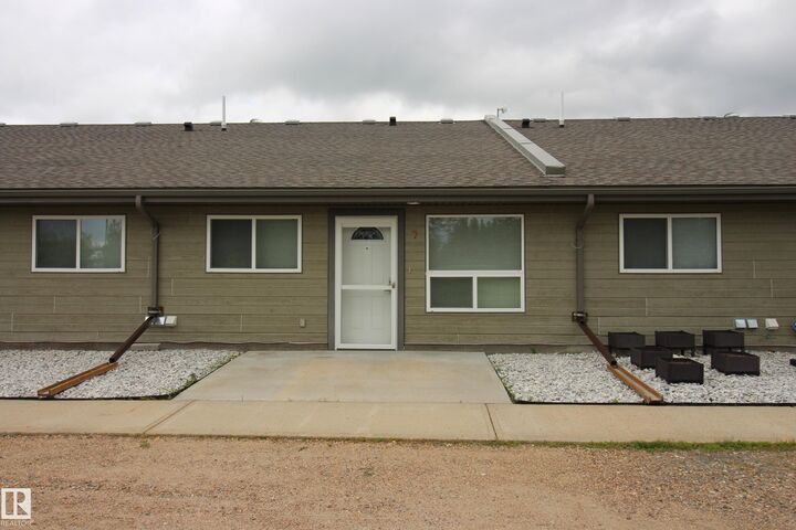 7 5011 Pine Drive — photo 1