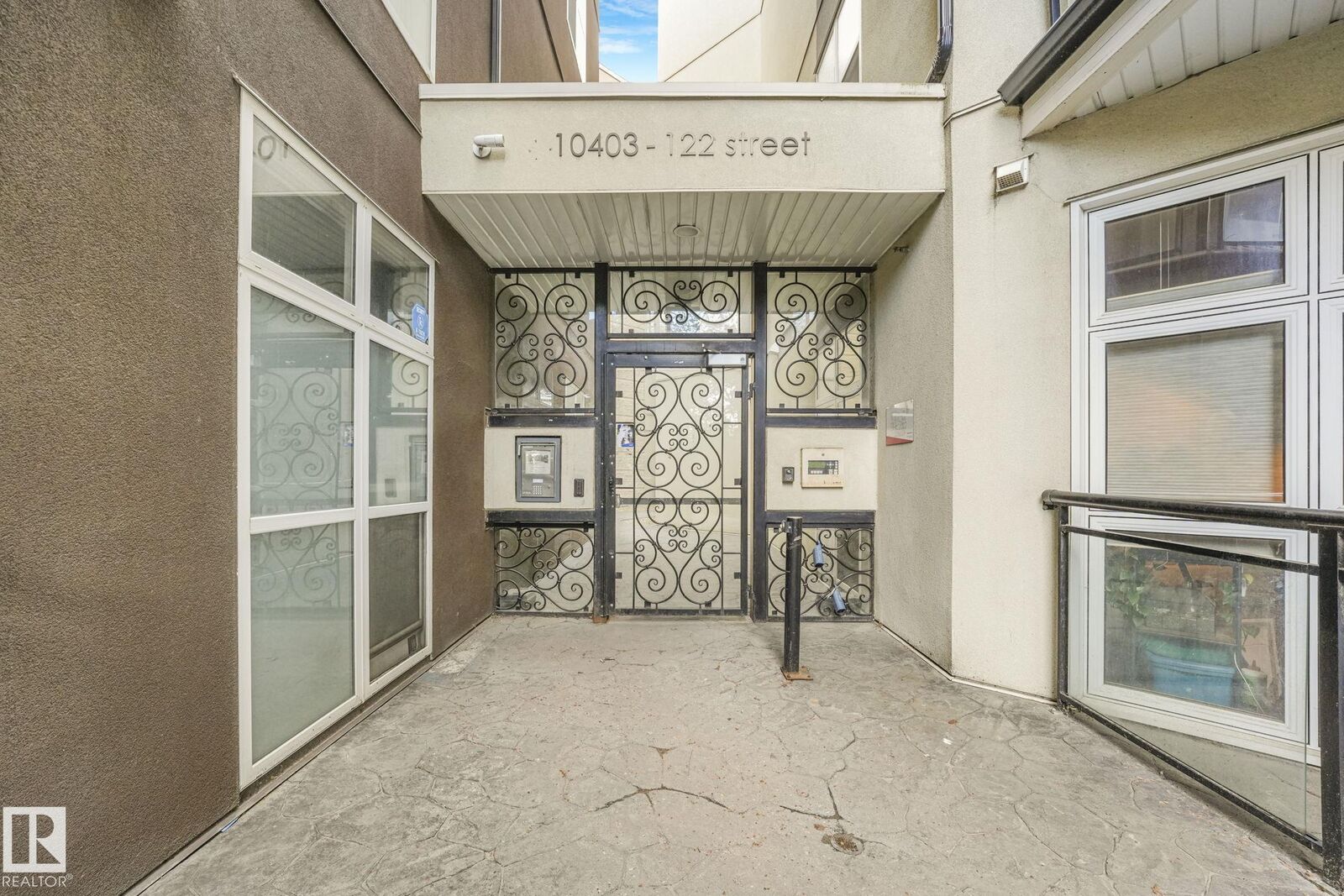 Property Photo: 10407 122 Street NW 131 AB T5N 4B8