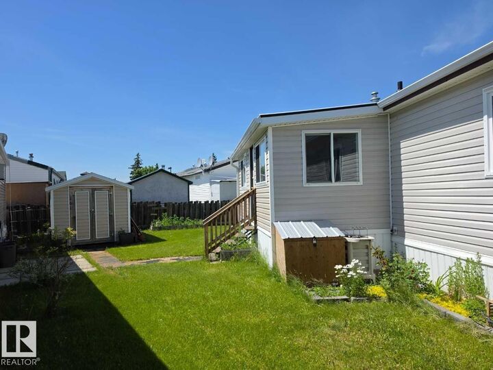 Property Photo: 4819 51 Avenue 101 AB T0C 1Z0
