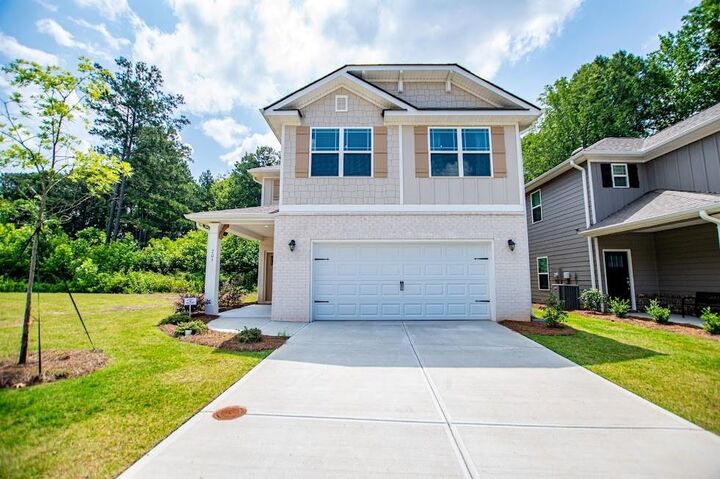 Property Photo: 205 Vineyard Walk GA 30117