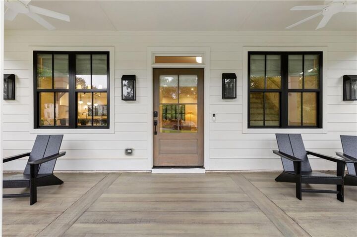 Property Photo: 290 Walnutwood Trail GA 30075