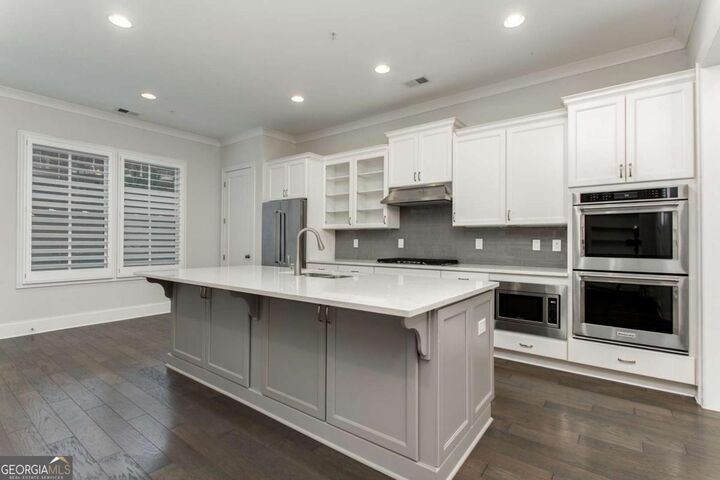 Property Photo: 300 Sonatina Terrace GA 30009
