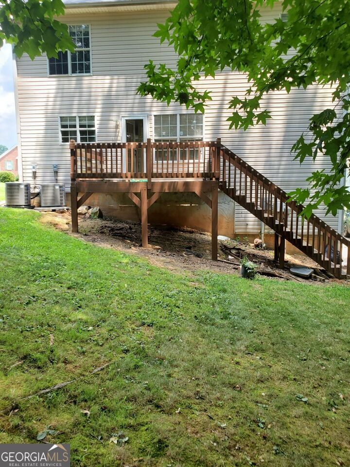 Property Photo:  1707 Silverdale Lane  GA 30122 
