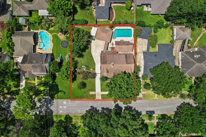 Property Photo: 7730 Twin Hills Drive TX 77071