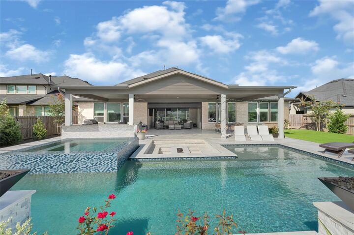 Property Photo:  2411 Fountain Breeze Drive  TX 77459 