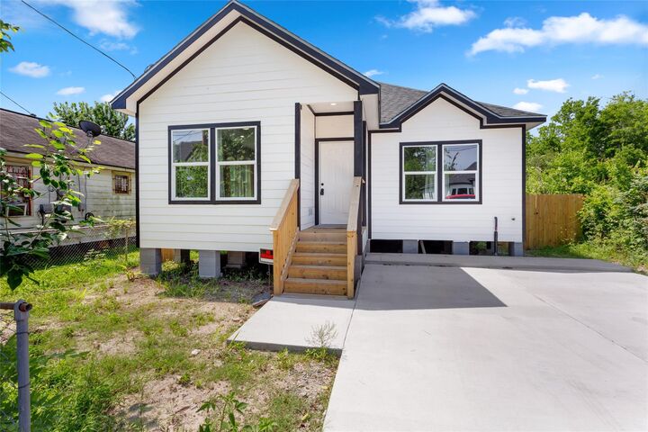 Property Photo: 3220 Josephine Street TX 77026
