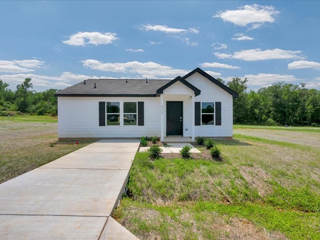 Property Photo:  315 Dana Drive  TX 75901 