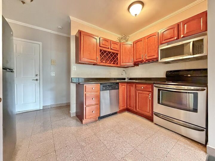 Property Photo:  108 Waldo Ave 2A  NJ 07306 