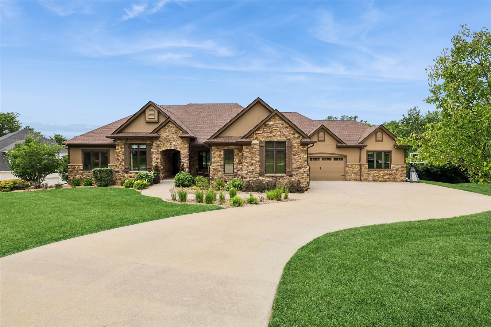 Property Photo: 3806 Turnberry Drive IA 50265