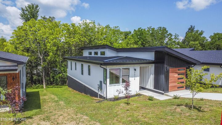 Property Photo: 2329 Rock Gardens Drive TN 37876