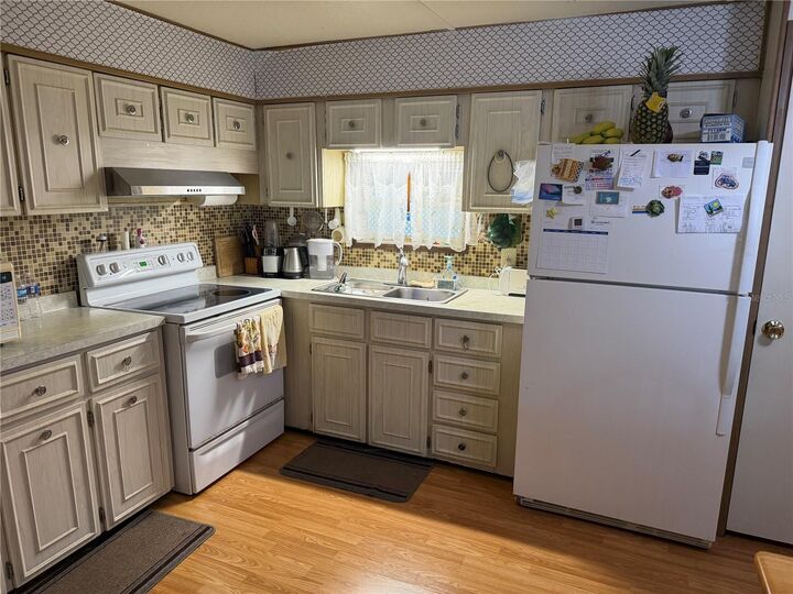 Property Photo:  2044 Hoyle Drive  FL 34691 